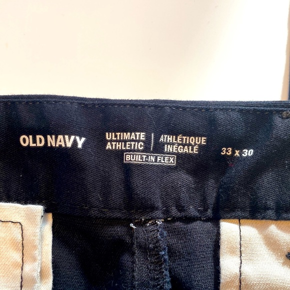 Mens Old navy 33x30 pants. Never worn - Picture 3 of 3